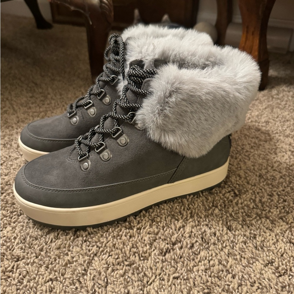 **SOLD** Koolaburra by UGG boots